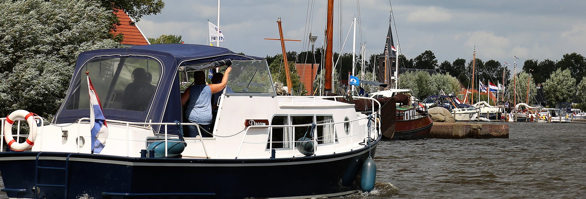 Boat canvas cleaning